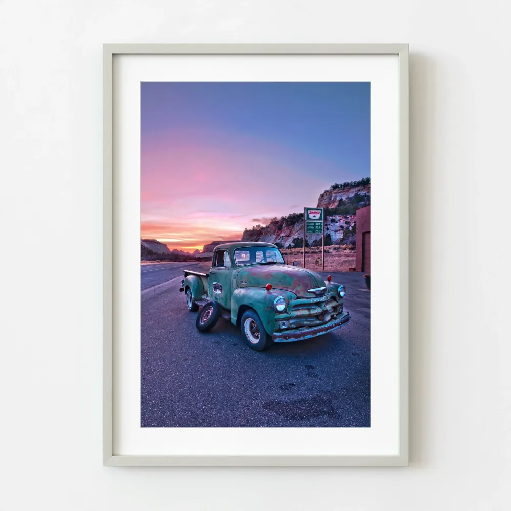 Camion vintage dans le parc national de Zion, Utah - Photo d'aventure panoramique | Édition limitée à 10 Dan Kosmayer Phot...
