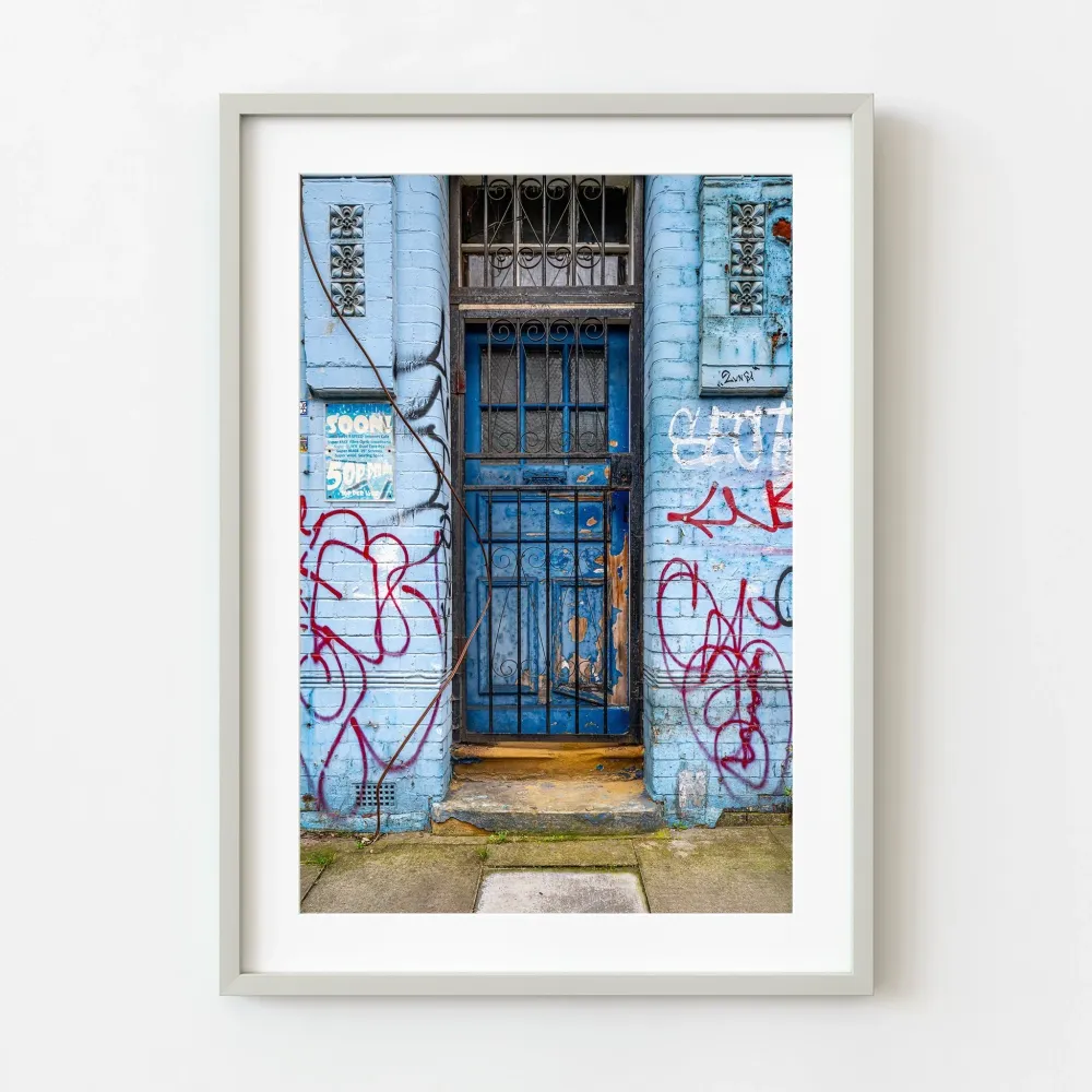 Le charme de la décadence d'une vieille porte de Londres | Édition limitée à 10 Dan Kosmayer Photography