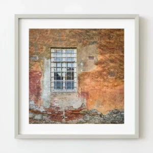Mur et fenêtre en ruine en Italie | Édition limitée à 10 Dan Kosmayer Photography