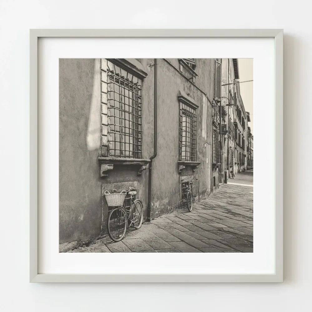 Rue calme avec de vieilles maisons en Toscane | Édition limitée à 10 Dan Kosmayer Photography