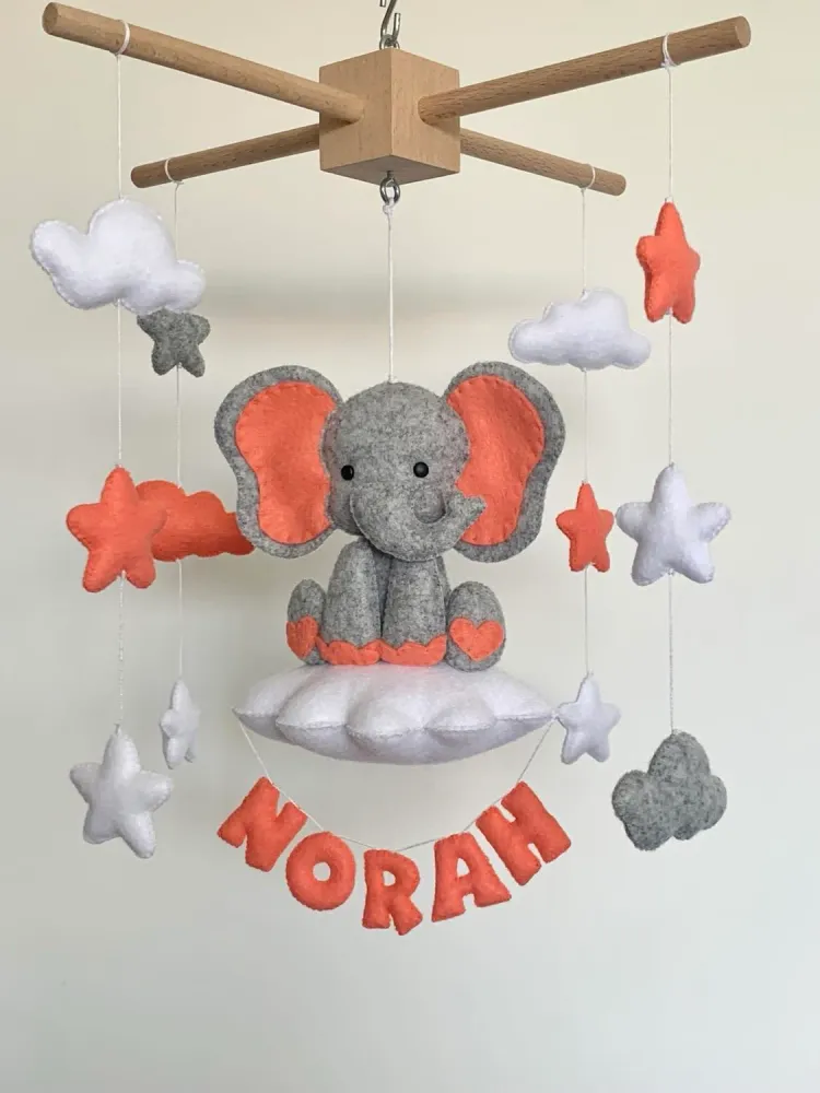 Mobile éléphant et prénom. Mobile bébé à personnaliser Déco'drey