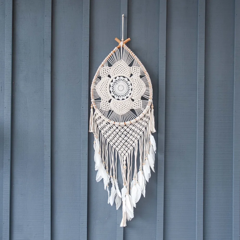 Tenture murale attrape-rêves en macramé en forme de larme Faiz Collection
