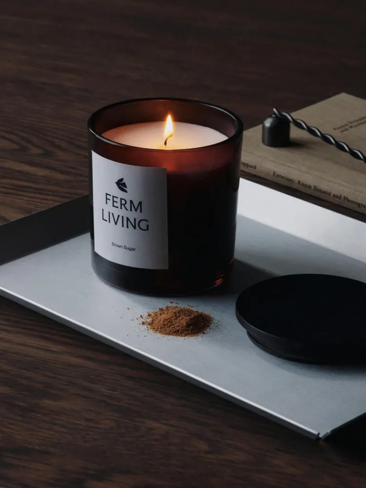 Vitto Scented Candle - Small - Dark Grape Ferm Living - COM