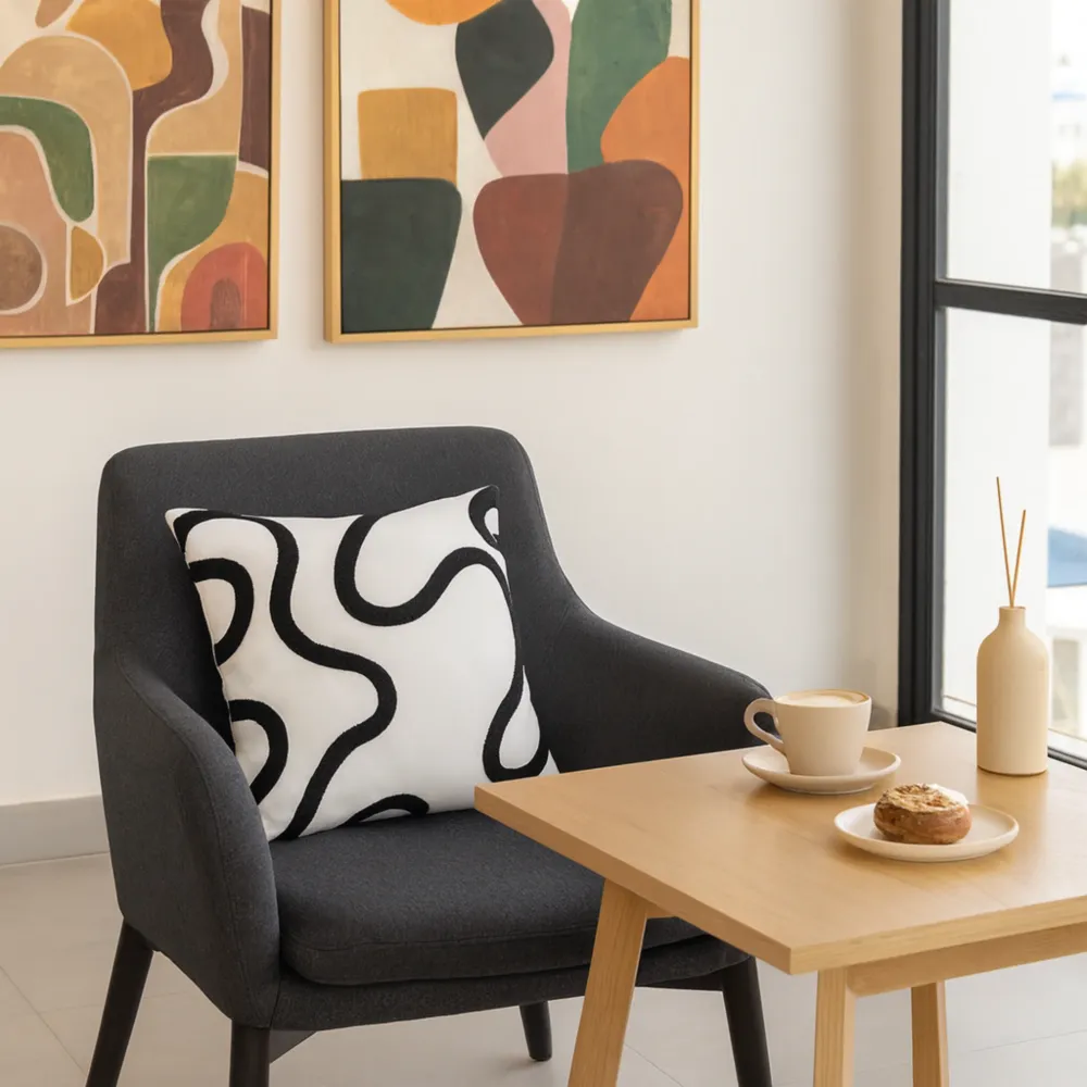 Coussin Moderne Tunisie – Motif Abstrait Noir & Blanc | Fiolla Home