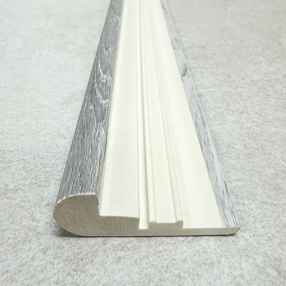 Nez de marche SPC : Chêne argenté - 18 mm x 55 mm x 2 400 mm Golden Elite Deco