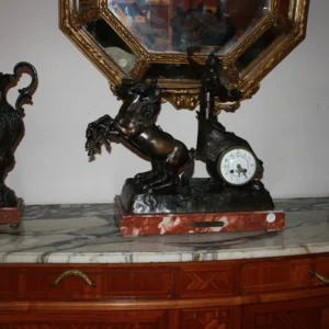 Grand Tryptique Horloge avec Char et 2 Vases en Métal
