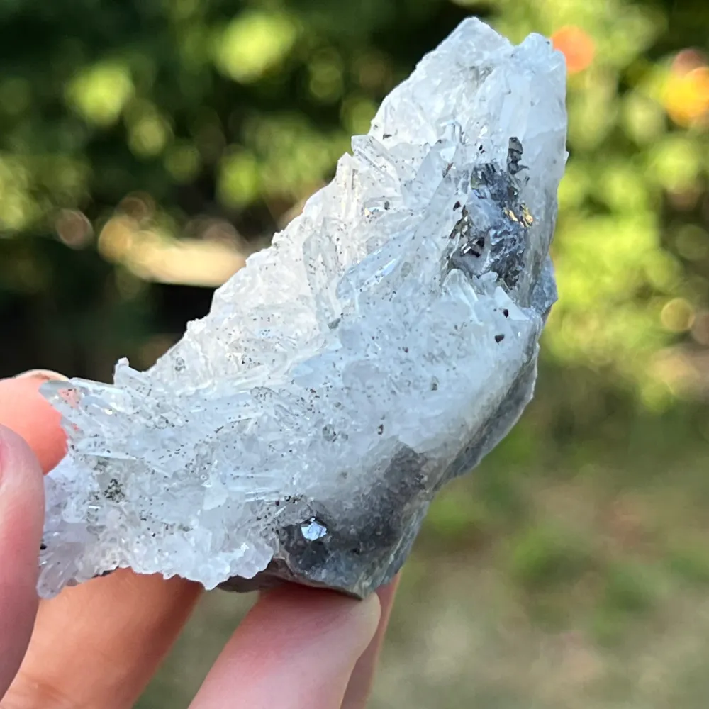 Grappe de quartz incolore, Fleur de mine de Chine m1