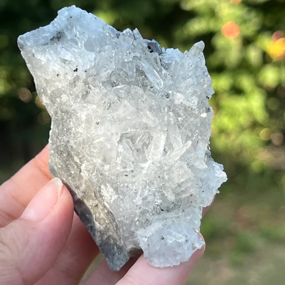 Grappe de quartz incolore, Fleur de mine de Chine m1