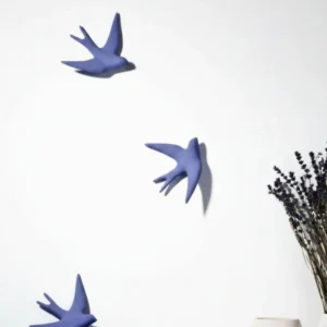 Hirondelle en céramique bleu lavande – Monochromic Volage