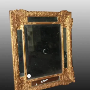 Joli miroir français des années 1800, de style Louis XVI, doré à la feuille d'or