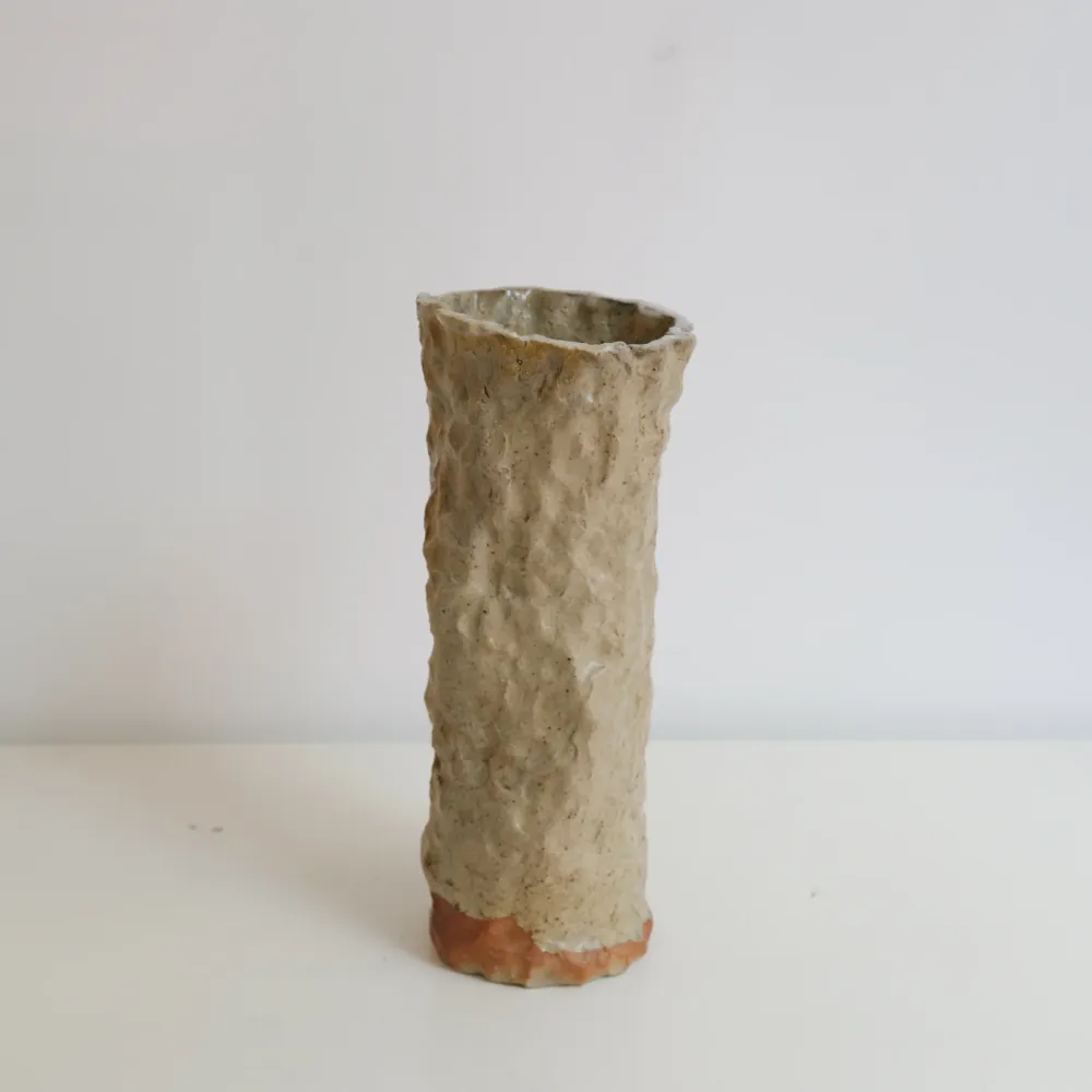 Vase tube 04 en grès H 24 cm cuisson bois - nuances de jaunes Judith Lasry