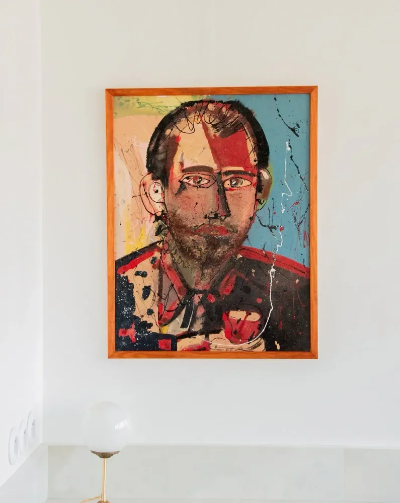 Nina, le portrait en bleu et rouge N°137 JulEpr