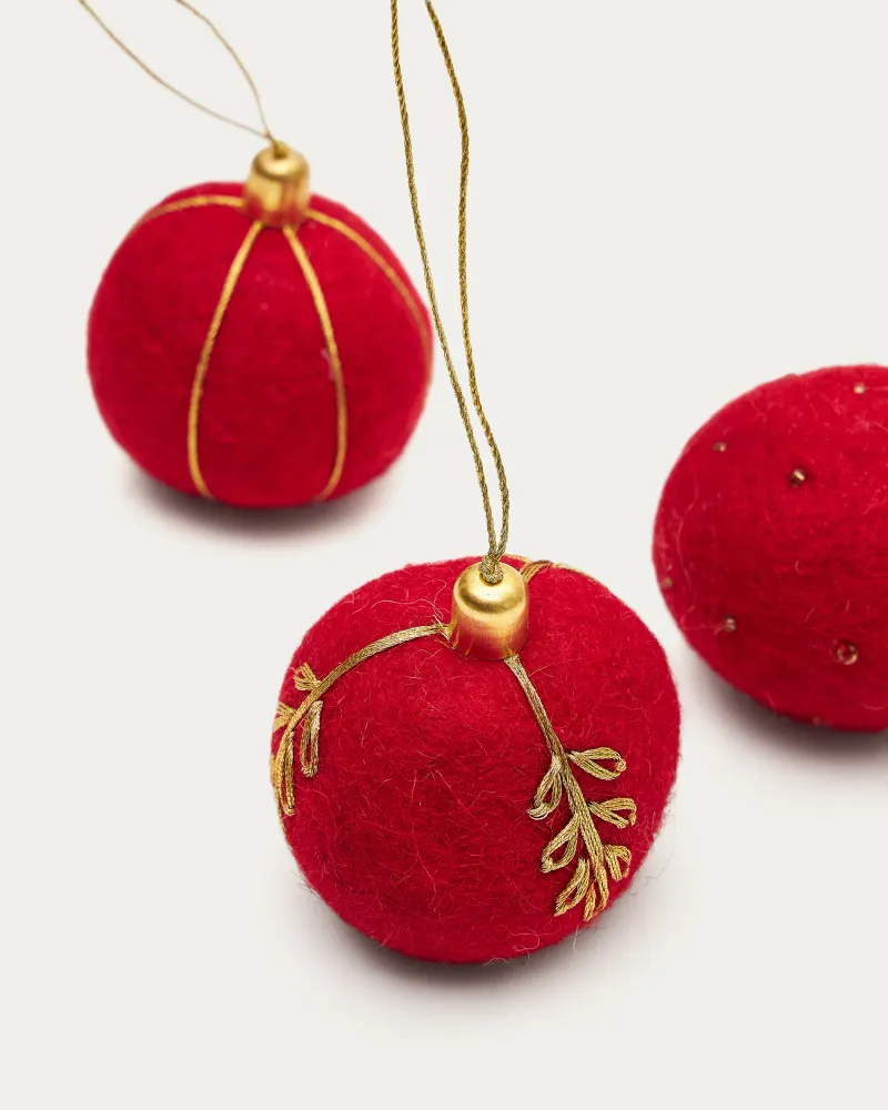 Set Breshi de 3 boules suspendues de décoration petites rouges et détails dorés Kave Home Mauritius Mu