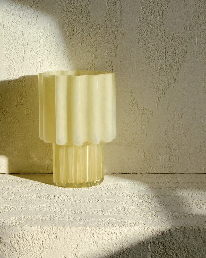 Vase Cristila en verre jaune 25 cm Kave Home Mauritius