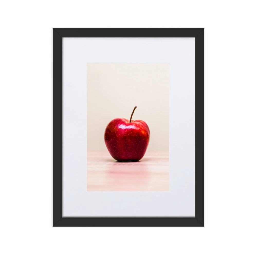 Pomme Rouge - Affiche encadrée avec passe-partout Kuratoren von artlia