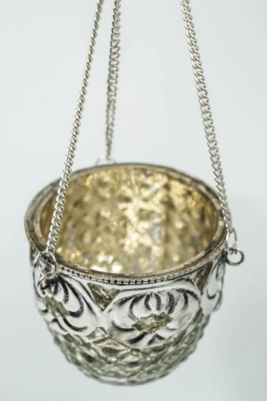 Lanterne suspendue, laiton, motif floral, couleur argentée, style antique, 7,5 x 6 cm
