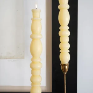Lot de deux bougies en forme de chandelier