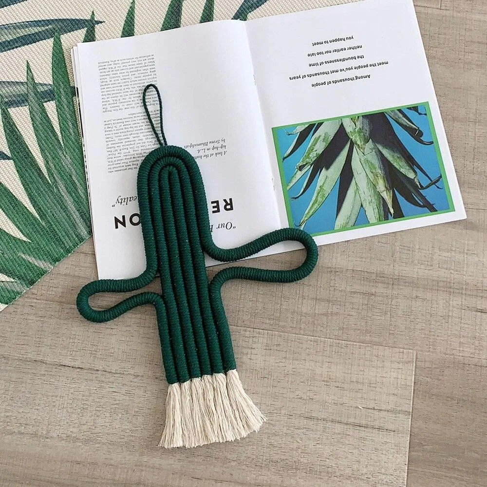 Macramé Mural Cactus