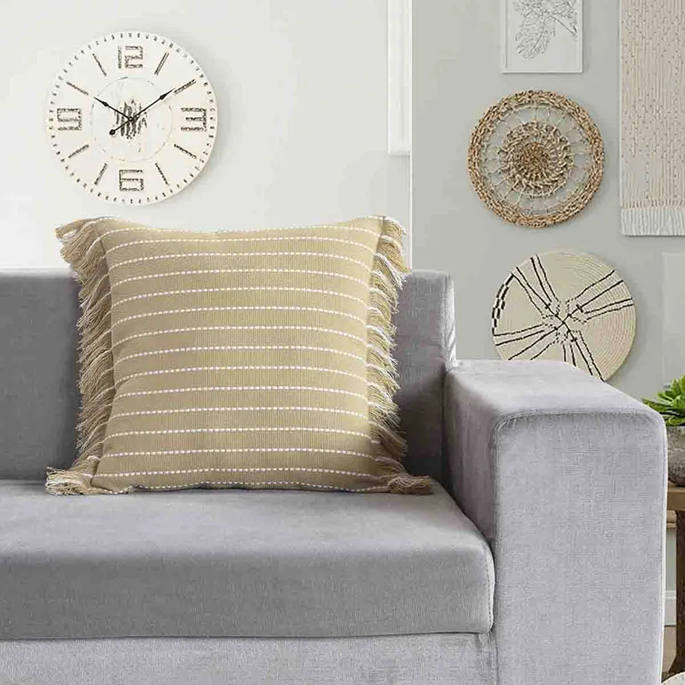 LAUREN TAYLOR - SELMA Coussin à franges Tan avec points blancs Magasins Hart | Hart Stores