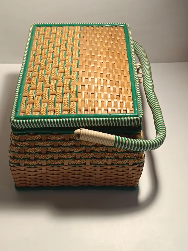 Mallette de couture année 60.
