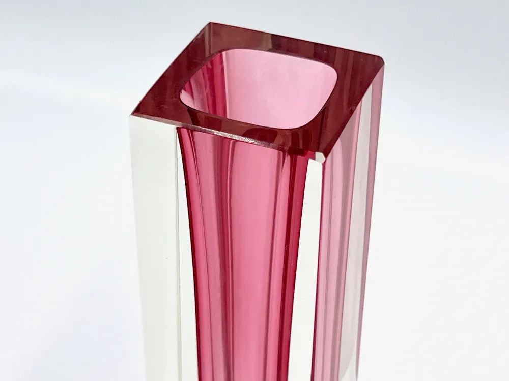 Mandruzzato (Murano, Italie) Vase bloc en verre d'art à facettes 'Quadrato' 6"