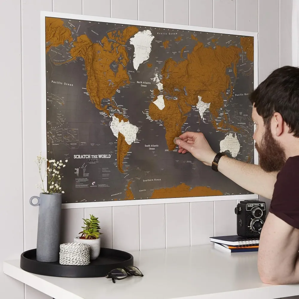 Carte murale à gratter (en anglais) - Monde, Black Edition (84 x 60 cm) | Maps International