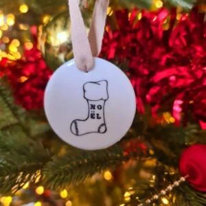 Médaillon rond en porcelaine - décor Chaussette NOËL peint à la main
