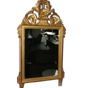 Miroir français de la seconde moitié du 19ème siècle en bois doré