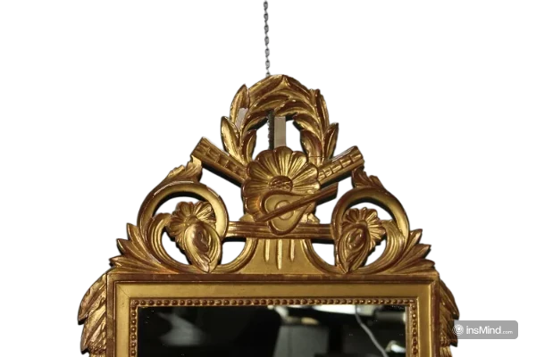 Miroir français de la seconde moitié du 19ème siècle en bois doré
