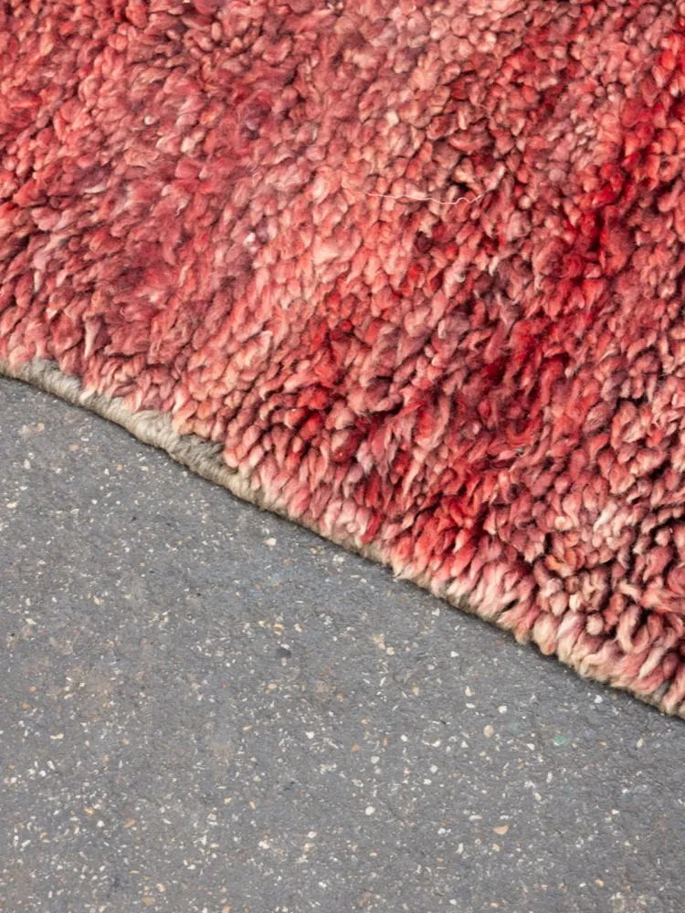 Olivier, le tapis épais rouge en laine N°33 MRT