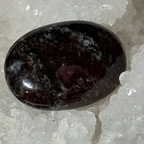 Dumortiérite Pourpre Oasis de Cristal