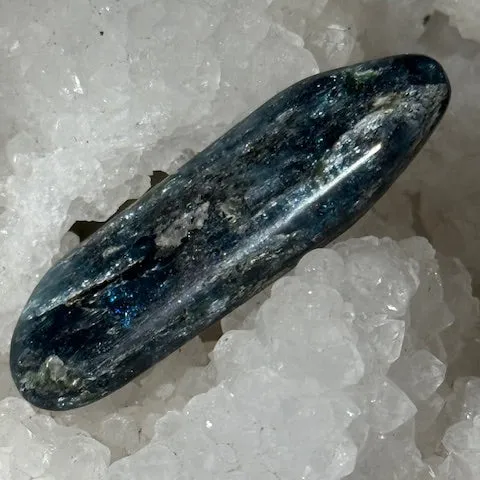 Cyanite Bleue Cristallisée Oasis de Cristal Inc