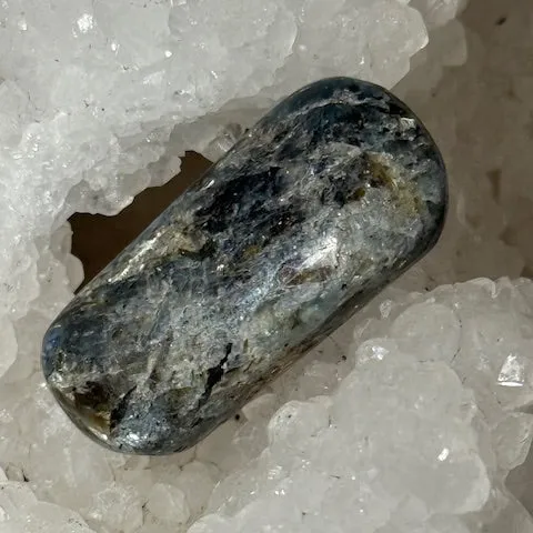 Cyanite Bleue Cristallisée Oasis de Cristal Inc