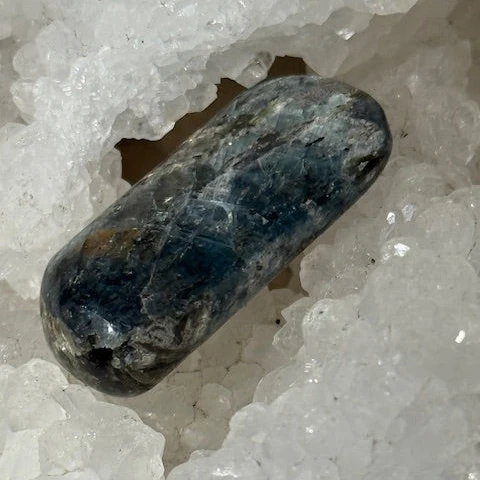 Cyanite Bleue Cristallisée Oasis de Cristal Inc