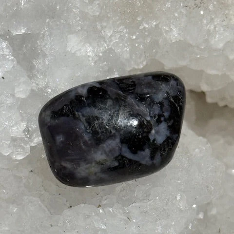 Gabbro Indigo ( Merlinite Mystique) Oasis de Cristal Inc