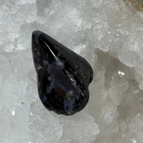 Gabbro Indigo ( Merlinite Mystique) Oasis de Cristal Inc