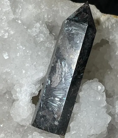 Pointe Arfvedsonite Oasis de Cristal Inc