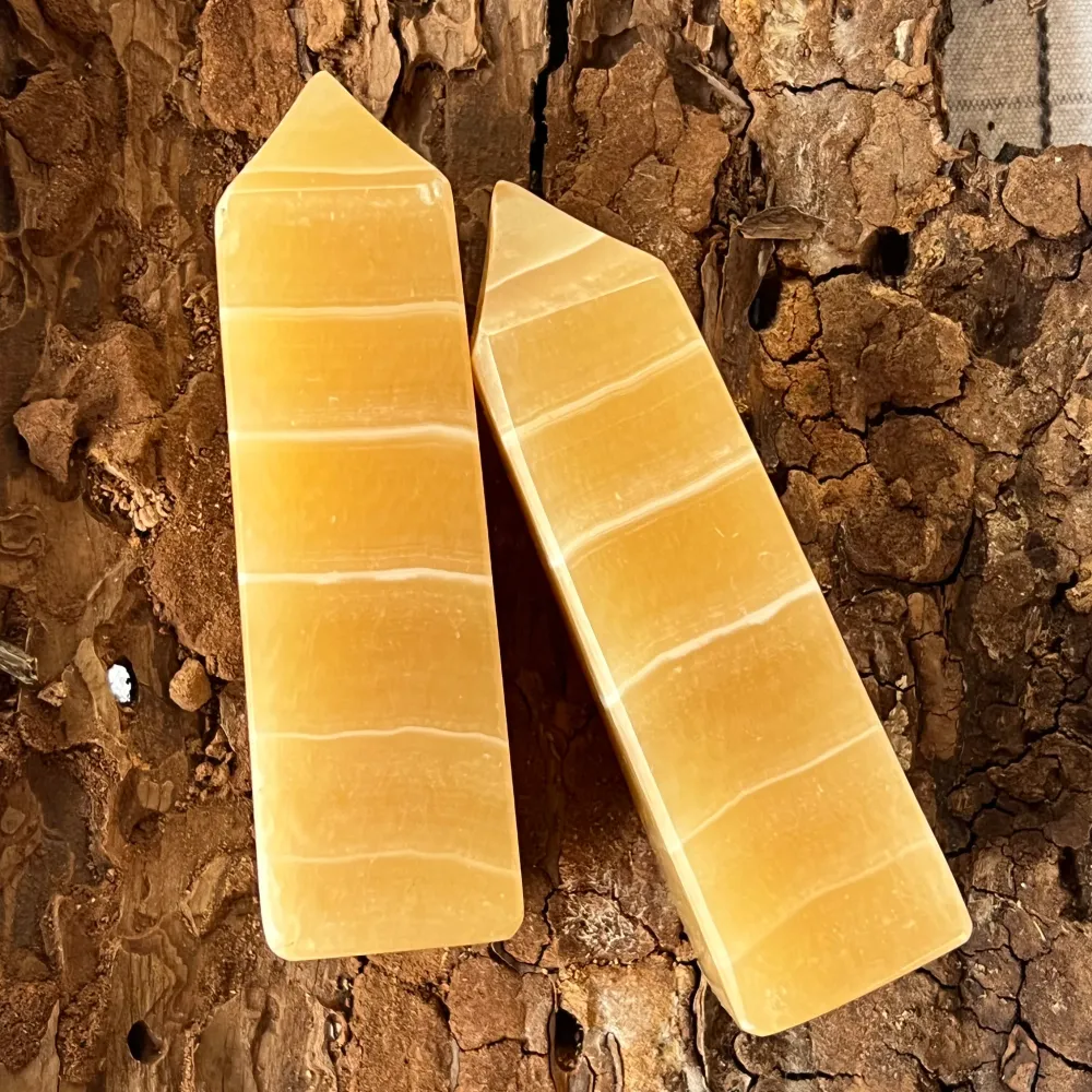Obélisque zébré en calcite 9-10 cm