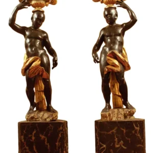 Paire d'extraordinaires Maures en bois peint, italiennes des années 1600