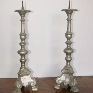 Paire de flambeaux candélabres italiens antiques des années 1700 en bronze