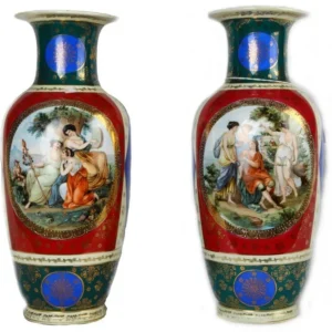 Paire de vases anciens en porcelaine de Vienne peints en polychromie