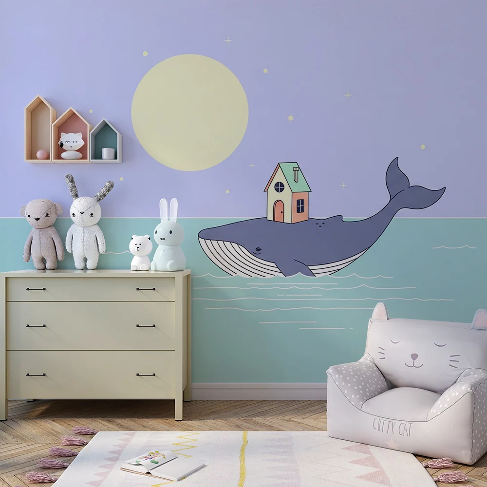 Papier peint chambre bébé | Baleine joyeuse avec maison sur le dos sous la lune
