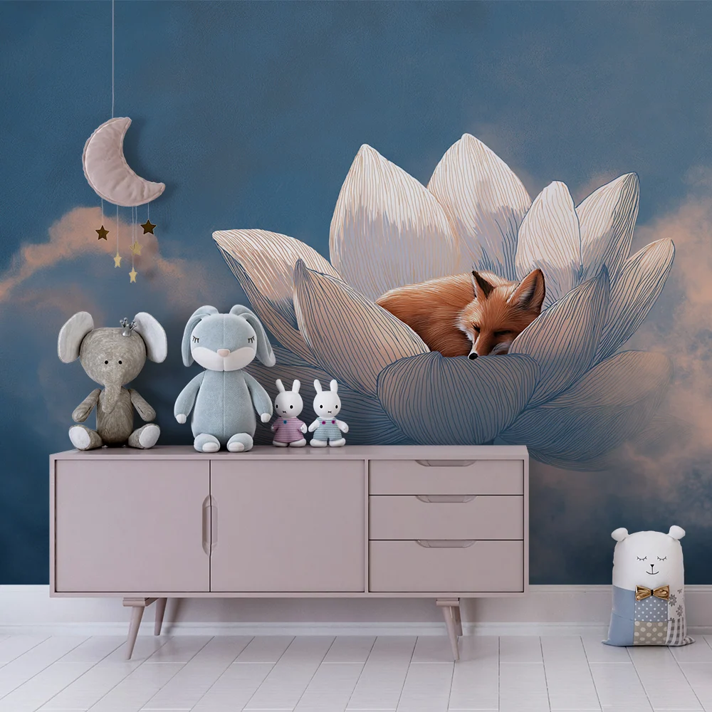 Papier peint chambre enfant | Renard endormi dans une fleur de lotus sous un ciel étoilé