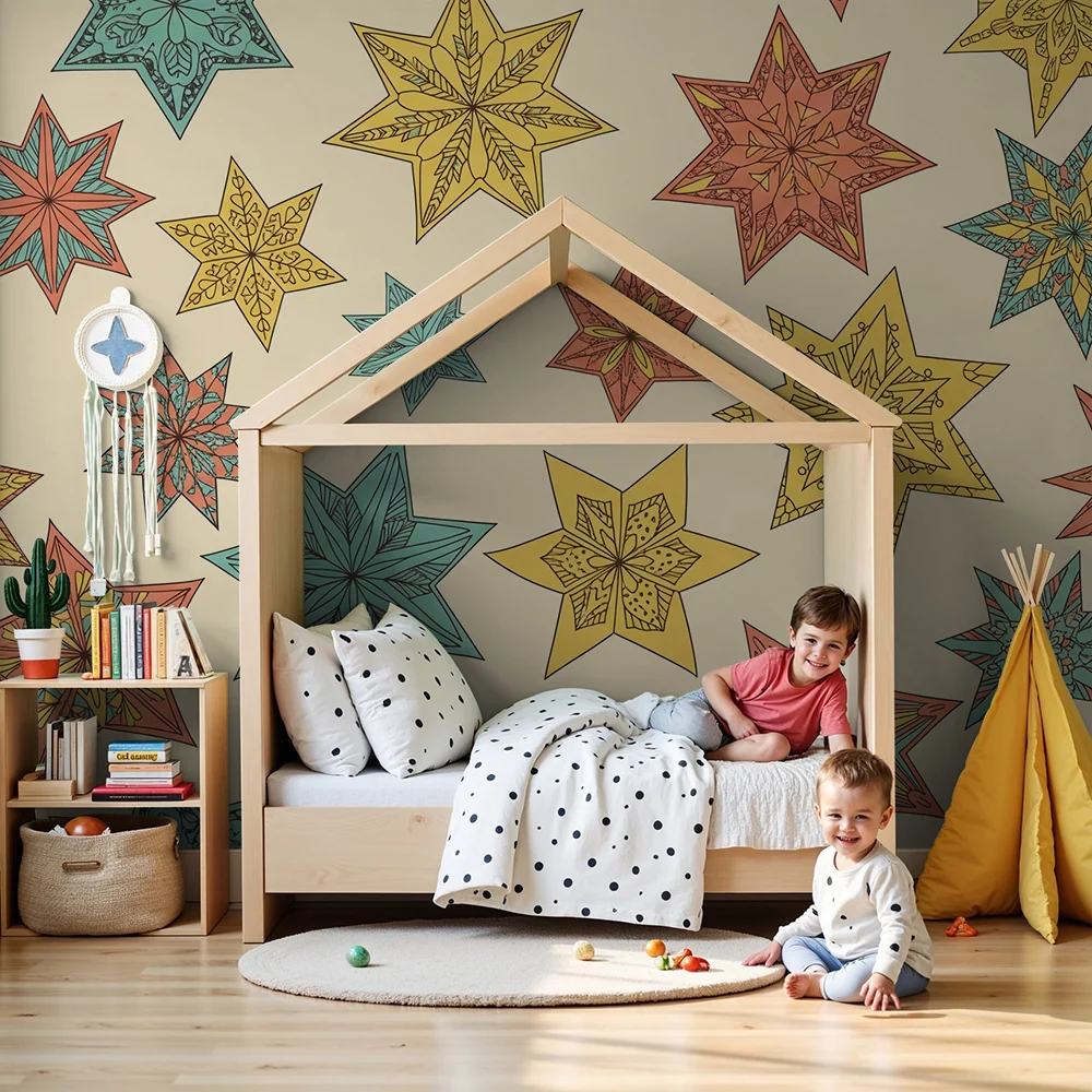 Papier peint chambre enfant | Étoiles colorées et motifs géométriques sur fond crème
