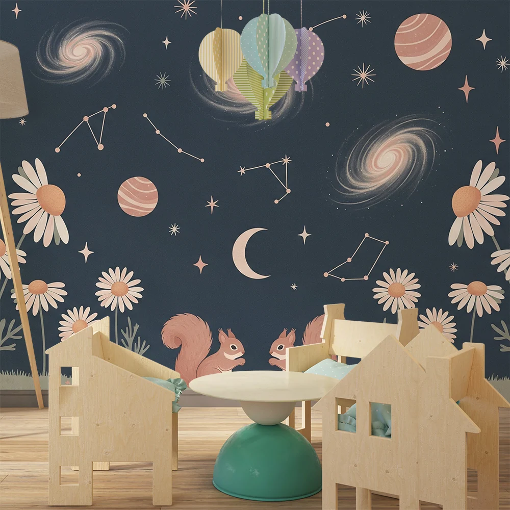 Papier peint chambre enfant | Étoiles, fleurs et écureuils sous un ciel nocturne