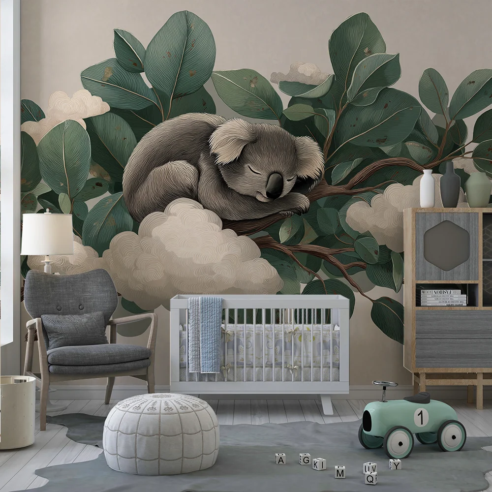 Papier peint chambre bébé | Koala endormi sur une branche entouré de feuillage