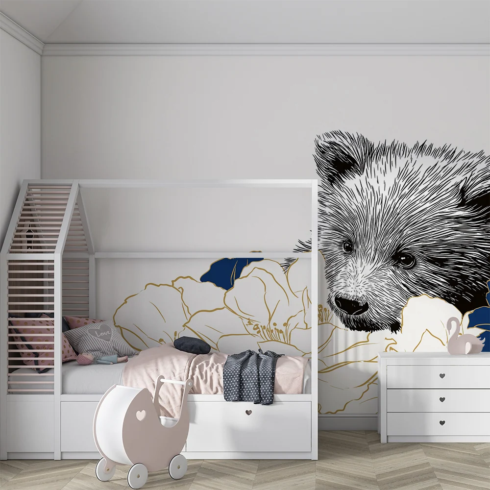 Papier peint chambre bébé | Ourson curieux entouré de fleurs élégantes
