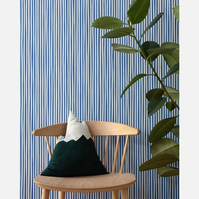Papier peint rayé bleu cobalt - Studio Ditte