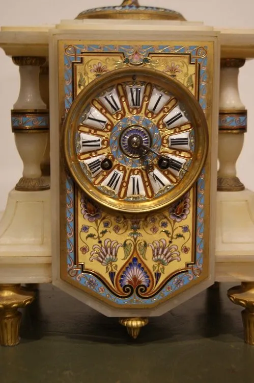 Pendule de table française antique avec chandeliers des années 1800