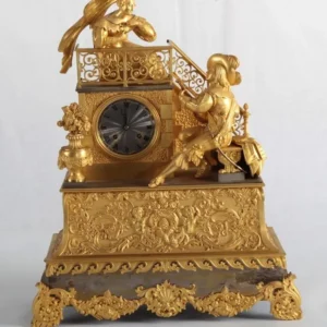 Pendule de table française antique du style Empire Romeo Giulie des années 1800